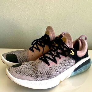Nike Joyride‎ Run Flyknit Shoes Women Size 7 Plum Chalk Running AQ2731-500